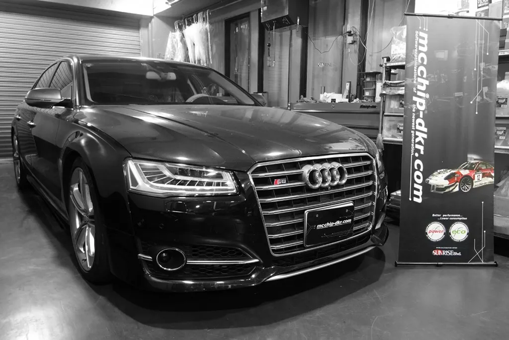 AUDI S8 ECUチューニング施工