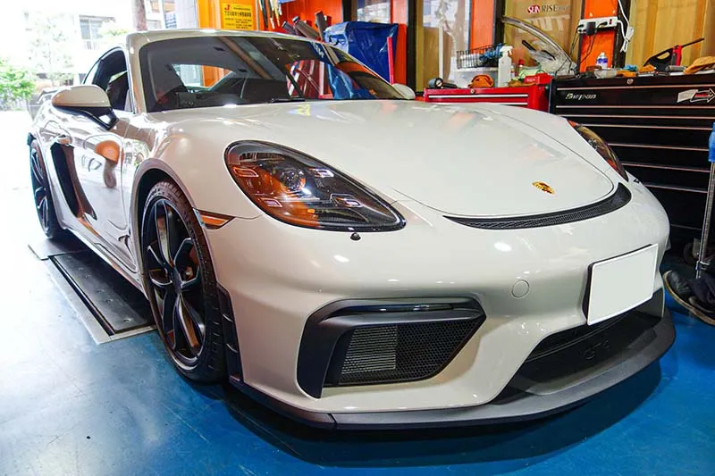 ケイマンGT4 ブレーキパッド交換