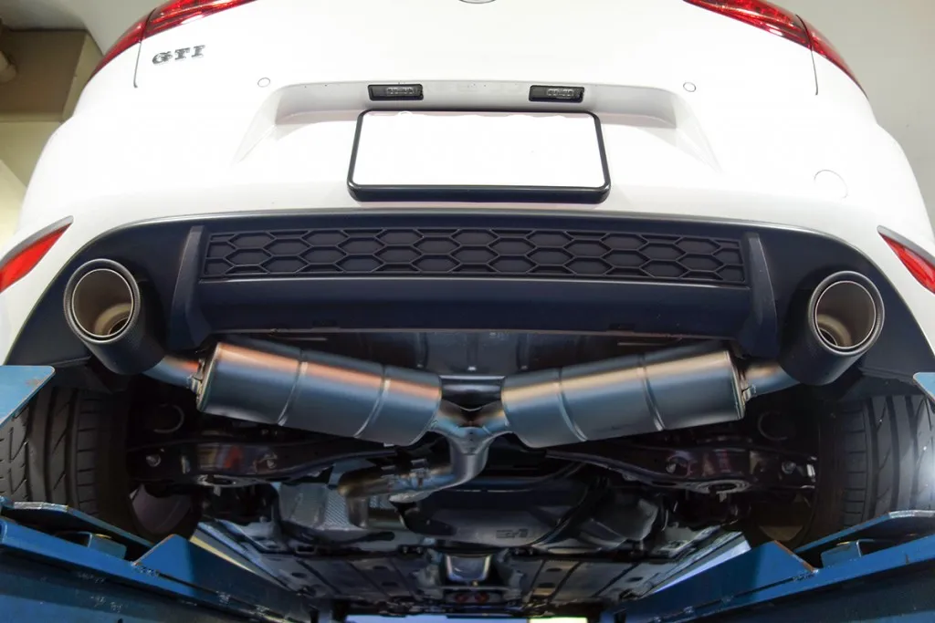 VW GOLF Akrapovic