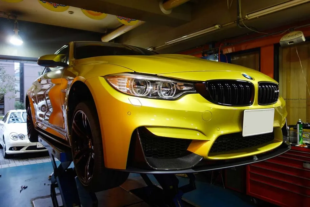 BMW M4 akrapovic