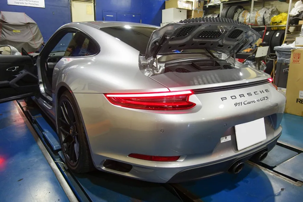 ポルシェ エンジンオイル交換 991