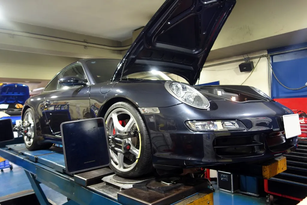 ポルシェ 997 足回りリフレッシュ作業