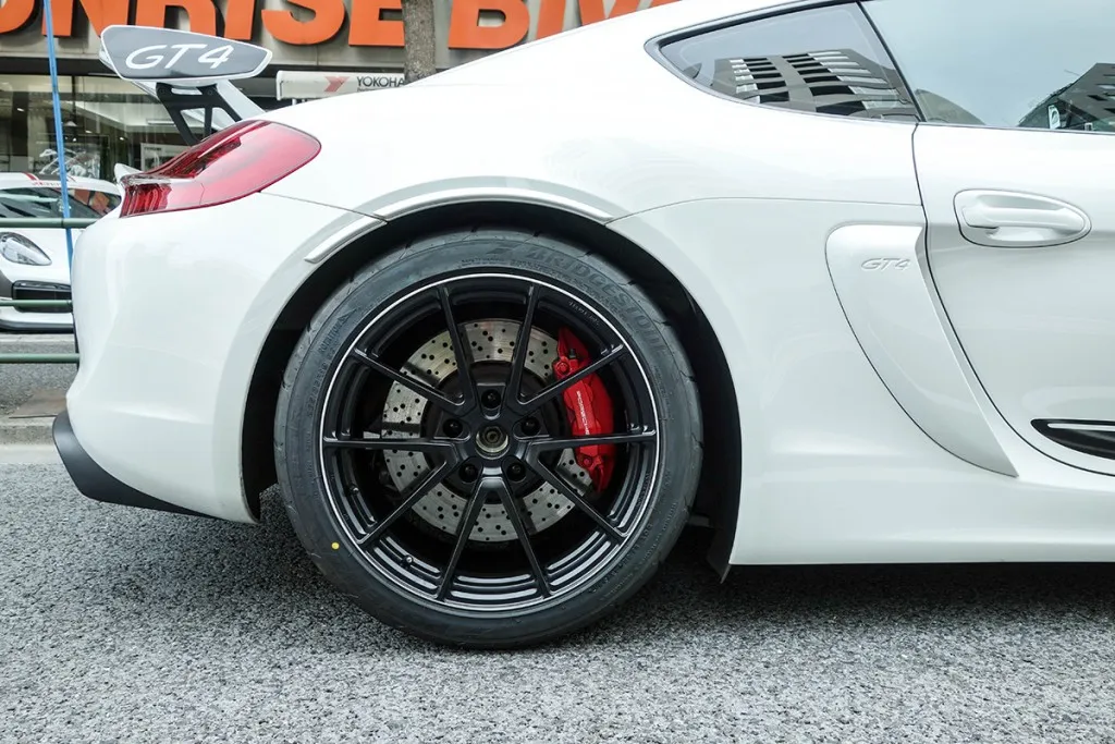 ポルシェ 981ケイマンGT4 19インチホイール