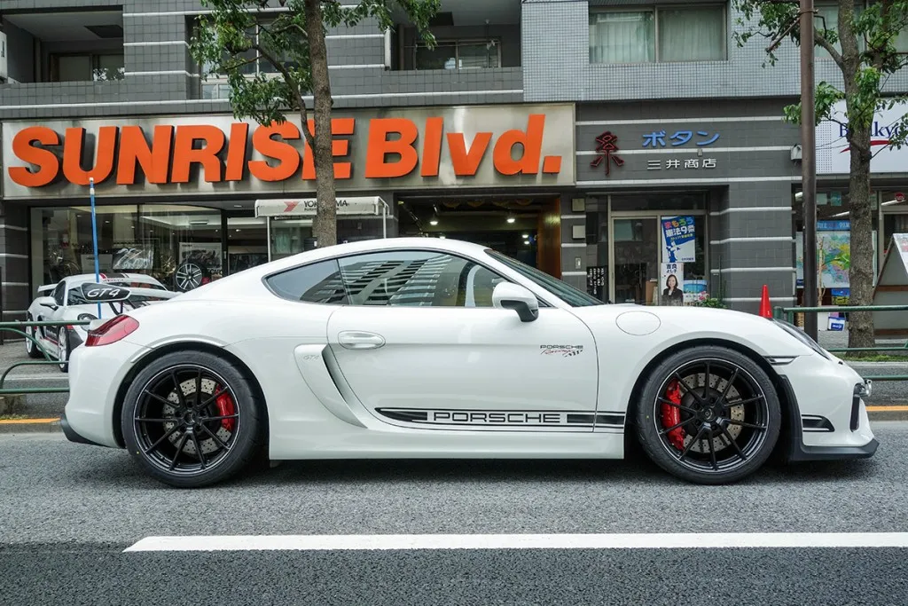 ポルシェ 981ケイマンGT4 19インチホイール