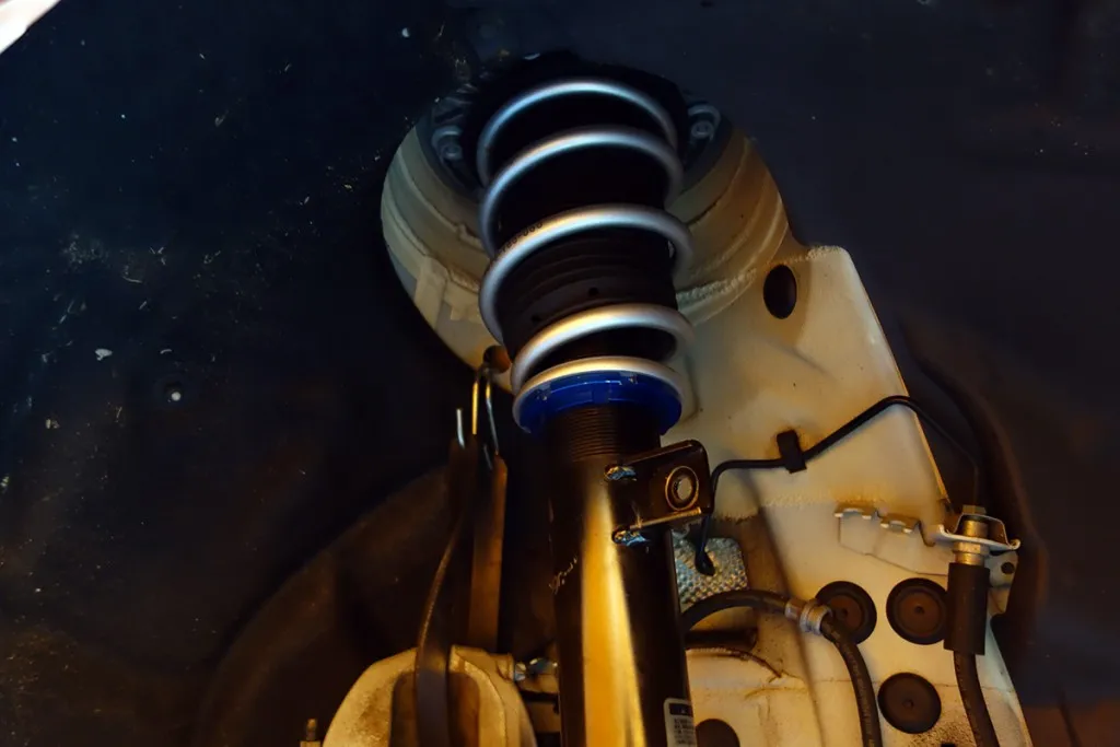 BMW 3D design サスペンション交換