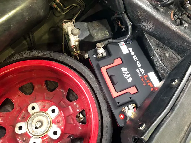 ポルシェ 964カレラ リチウムイオンバッテリー交換