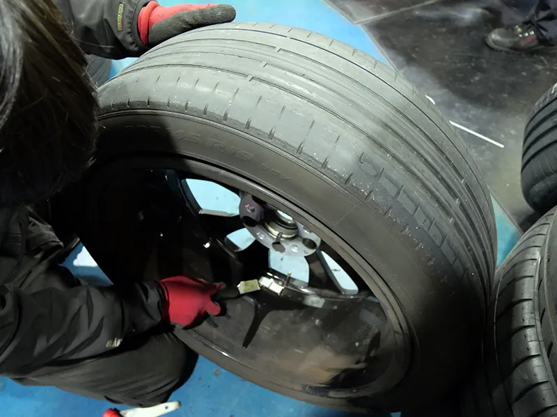 F60 JCW タイヤ交換