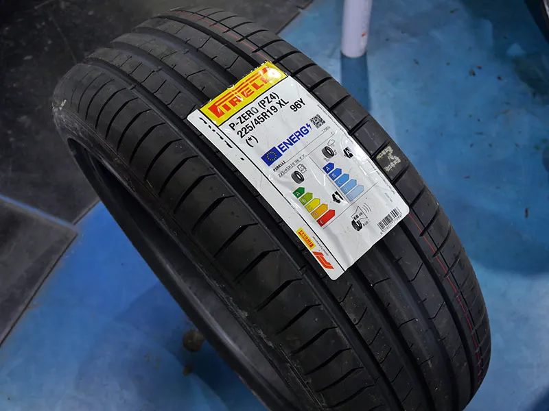 F60 JCW タイヤ交換