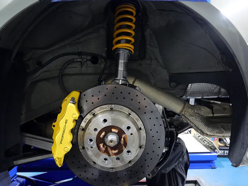 718ケイマン サスペンション交換 OHLINS