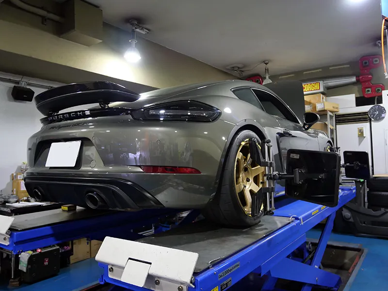 718ケイマン サスペンション交換 OHLINS