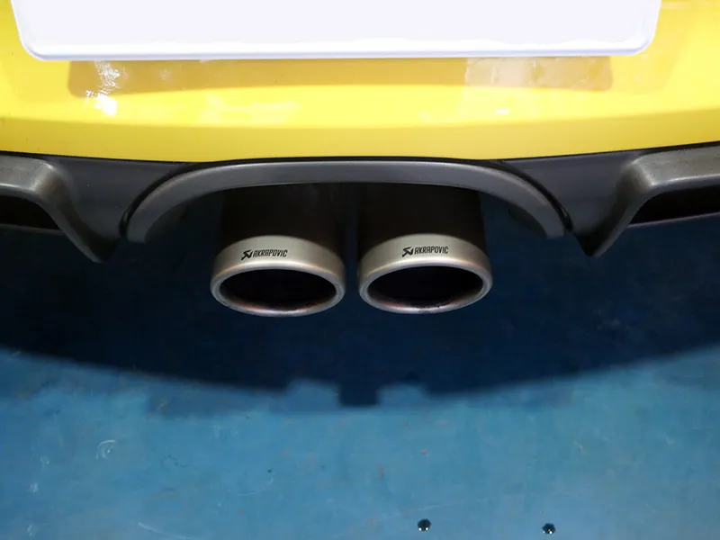 ケイマンGT4 マフラー交換 Akrapovic