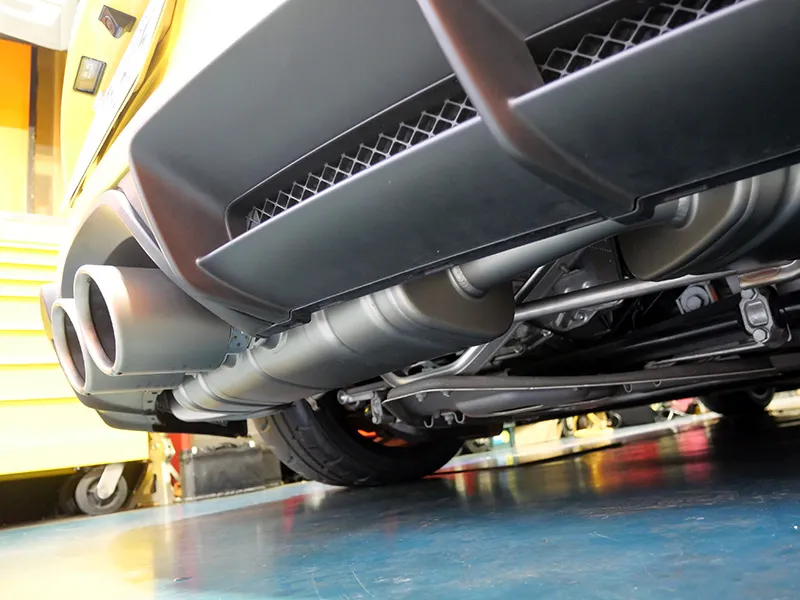ケイマンGT4 マフラー交換 Akrapovic